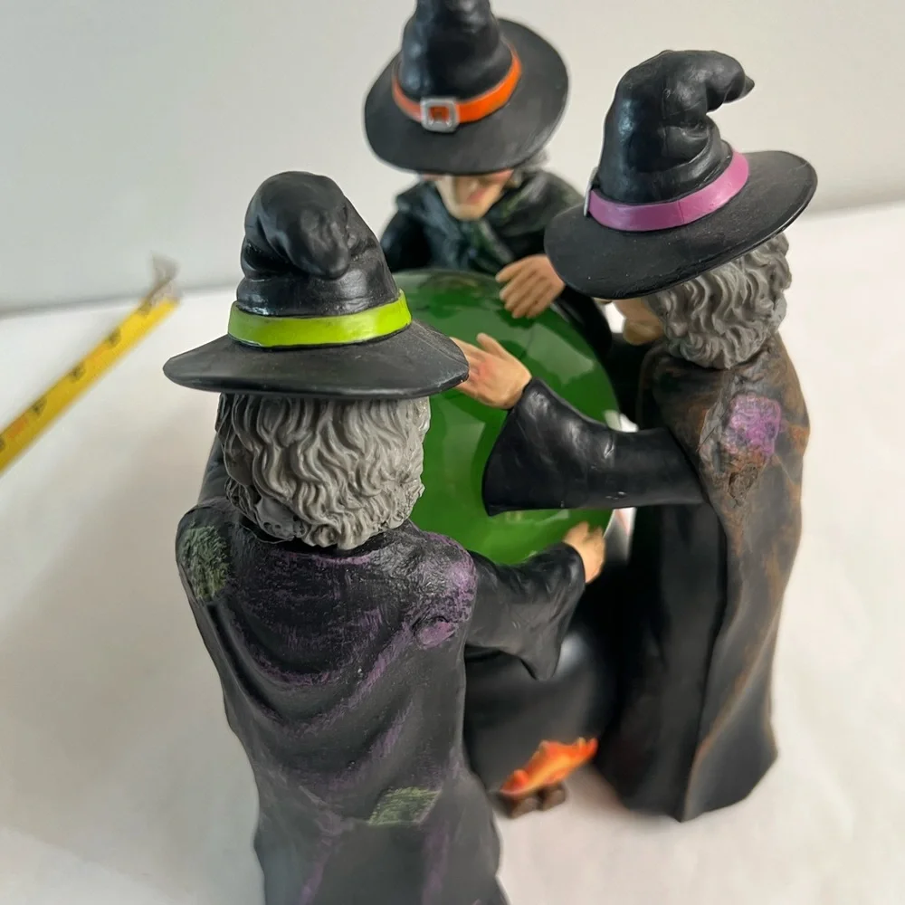 Halloween witch bubbling cauldron decoration‎